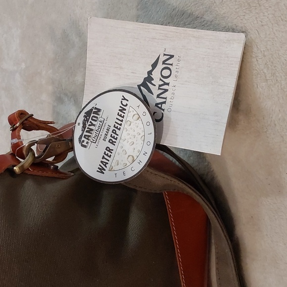 Canyon Outback Pine Canyon leather canvas duffel bag in forest green And cognac - Picture 5 of 16